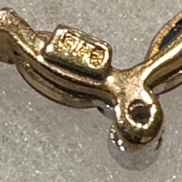 Vintage Sapphire and Diamond Pin - Picture 5 of 5